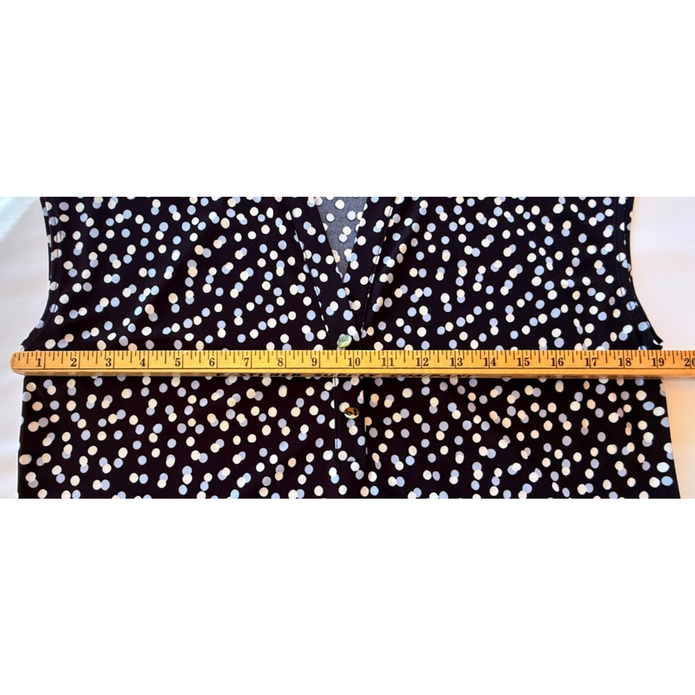Anne Klein Womens L Navy Polka Dot Blouse Cap Sleeve Split Neck Top Soft Work - Picture 4 of 6
